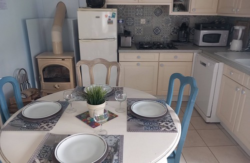 Peaule House | Family house in a quiet area