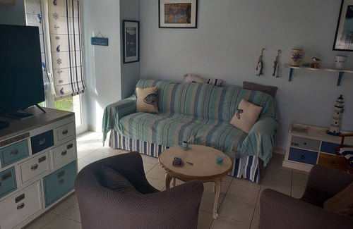 Peaule House | Family house in a quiet area