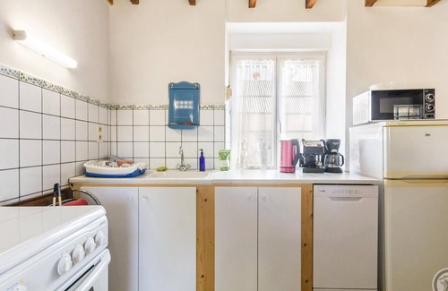 Creances Cottage | Family house near the beach with private garden in Créances, pets allowed