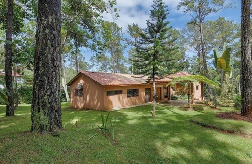 La Vega Province Cabin | Family house with beautiful patio and BBQ. Near rivers and waterfalls. Security