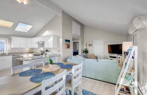 Hampton Apartment | Family, Kid, & Pet-Friendly, Sleeps 6+, Backyard & Grill