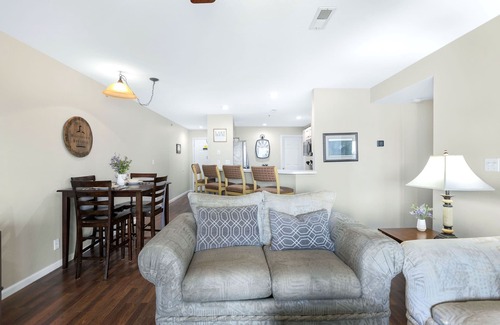 Kaiser Condo | Family Lakefront Oasis - Picture Perfect Retreat! Boat Slip, Onsite Pool & More