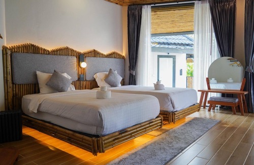 Vang Vieng Hotel | Family Land Camping Resort
