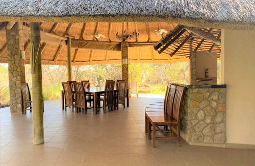Bulawayo Apartment | Family Lodge in Natural African Bush - 2115
