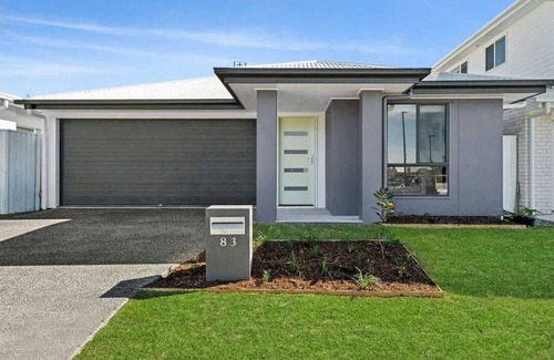 Palmview House | Family-Perfect Home: Relax, Swim, Explore, Repeat!