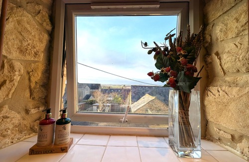 Chipping Norton Cottage | Family/pet friendly stone cottage, own parking & EV charger -Buttercup