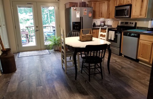 Dunlap House | Family & Pet friendly Bird House near Fall Creek Falls