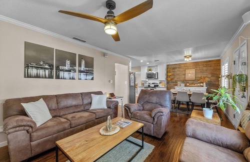 West Sacramento House | Family & Pet Hot Tub Playhouse