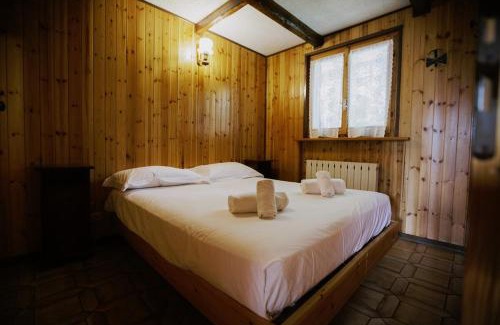 Sauze d'Oulx Apartment | Family relaxation 2 minutes from the slopes - Parking & WiFi
