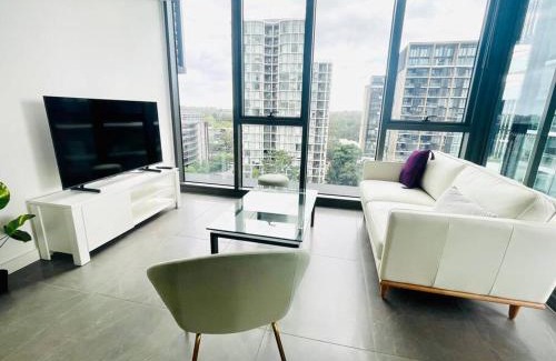 Macquarie Park Apartment | Family Residence (3 Bedrooms, Pool, Gym, Parking)