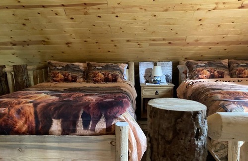 Somerset Cabin | Family Retreat on River in Raggeds with WiFi on Kebler PassnMeal Plans Available