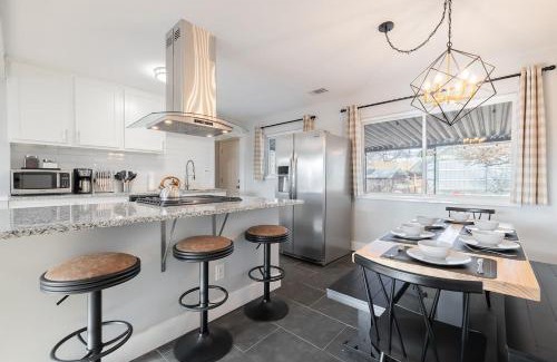 Dupont House | Family Retreat W Hot Tub & Fire Pit