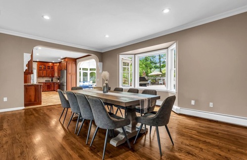 Stony Point Apartment | Family Retreat with Autumn Views and Game Room