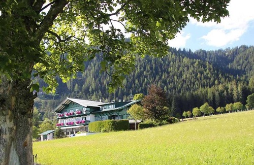 Schildlehen Other | Family room with bath, toilet - Pension Stoffenbauer