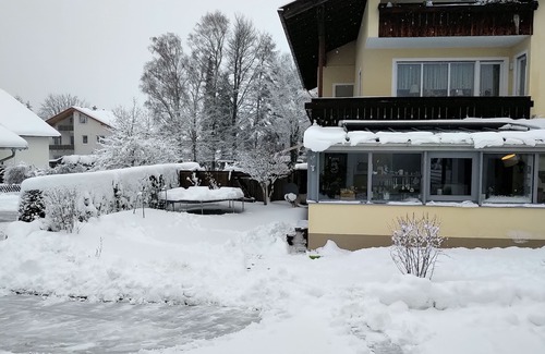 Chieming Apartment | Family's Nest Chiemsee, 120sqm, 1-5 pers., garden, ground floor