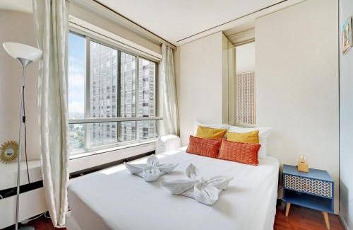 15th Arrondissement Apartment | Family Seine & Spacious Flat 8min walk to EiffelTower AC