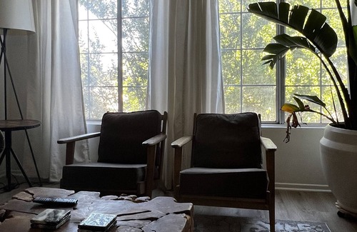 Lake Balboa Apartment | Family size 3+2 stylish apartment unit w pool.