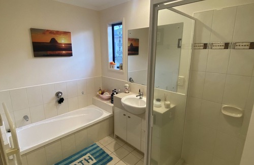 Gulf Harbour House | Family Sized House close to the Beach and Marina