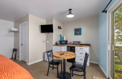 Lake City Apartment | Family Stay - 4 Cozy Combined Studios