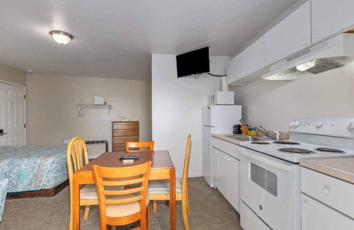 Lake City Apartment | Family Stay - 4 Cozy Combined Studios