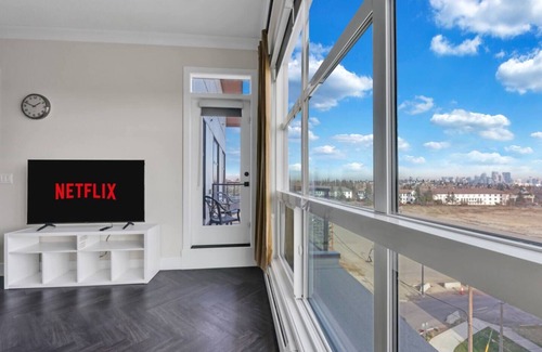 Currie Barracks Condo | Family Stylish 2BR Condo w/City View, DT, Balcony, F/Parking & In-Suite Laundry!