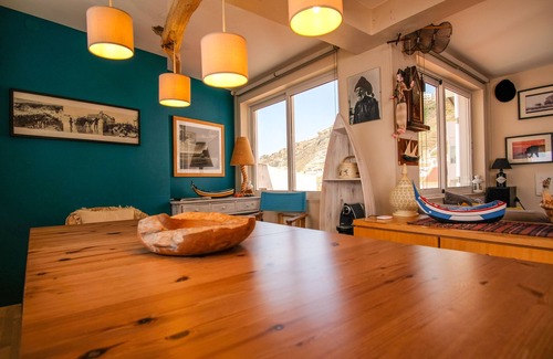 Nazare Apartment | Family T3 Duplex with Terrace, Central 3 min. from beach.