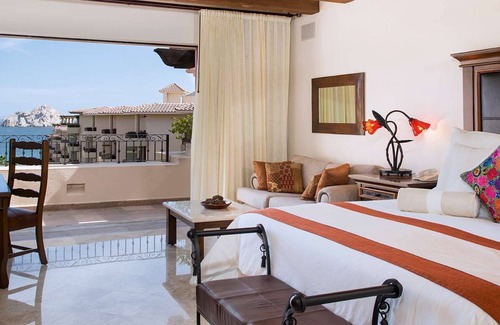 El Medano Ejidal Resort | Family Thanksgiving Luxury in 3Bd Presidential Penthouse on Cabo's Medano Beach