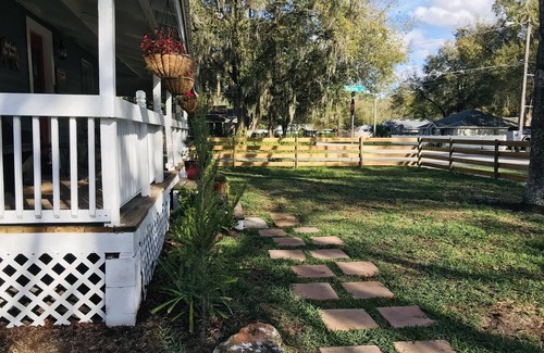 Umatilla Cottage | Family Time! This Cute Cottage is waiting you for a unique experience!