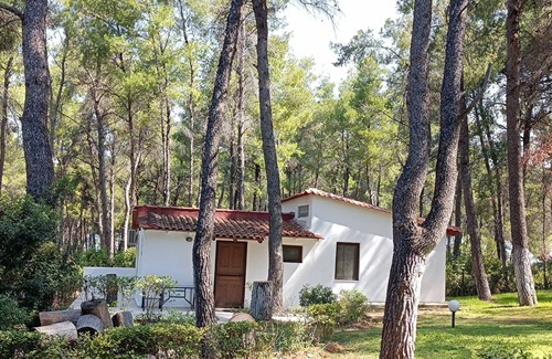 Sane Villa | Family Villa in Sani - Sleeps 6 - Parking - WiFi