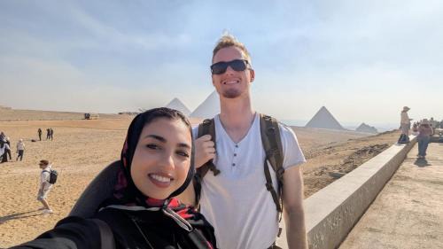Giza Hotel | Family view of the pyramids