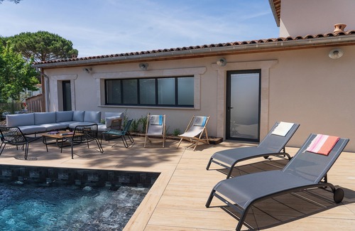 Ares Villa | Family villa for 16 with pool and spa 50m from the beach