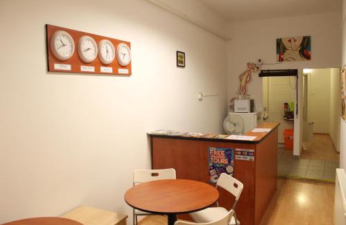 Nepszinhaz negyed House | Fanni Budapest Guesthouse
