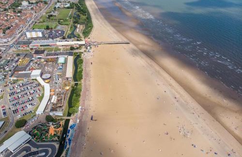 Skegness Boat Rental | Fantastic 4 Berth Caravan In Skegness With Private Hot Tub Ref 96023H