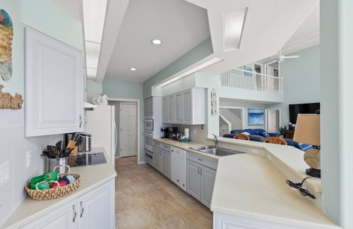 Villa Segunda House | Fantastic 7 bedroom, 4 bath Gulf Front Home w/over 4,500 square ft of space!