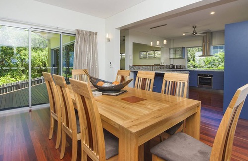Picnic Bay House | Fantastic beachfront home suitable for a couple or family group.