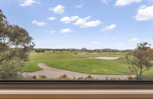 Torquay House | Fantastic house with 5 bedrooms - views of the golf course