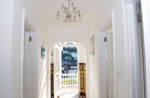 West Looe Apartment | Fantastic Spacious Apartment with Stunning Uninterrupted Views