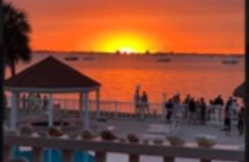 Bayview Condo | Fantastic views of the sunset