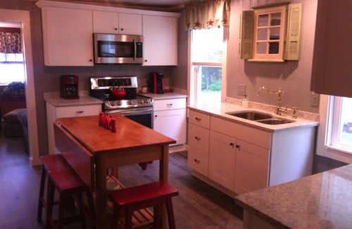 Winnisquam House | Fantastic Winnisquam lakefront home in Tilton!