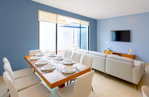 Jacinto Pat House | Fantastica Casa con alberca,TVs, Netflix, y A/A