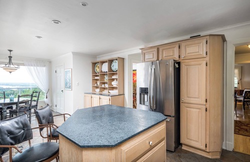 Papineau Regional County Municipality House | Far Horizons Vacation Luxury home in Montebello, Quebec