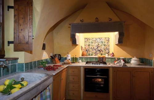 Sesto Fiorentino Apartment | Farm in Tuscany, apartment in Villa, garden and pool