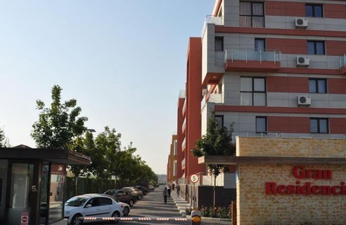 Otopeni Apartment | Faraway Home