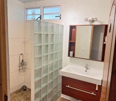 Papara House | Fare blue Maeva