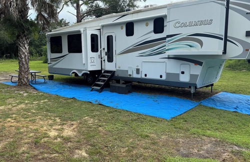Vero Beach House | Farm and wildlife RV getaway - 5 private acres fenced in