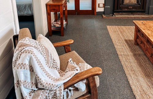 Adaminaby Other | Farm House - 18-acres - 2 mins from the heart of Adaminaby. Pet-Friendly!