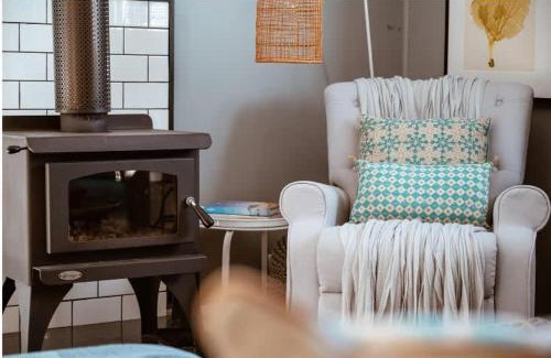 Middleton House | Farm Stay & Private Beach at Pear Tree Cottage