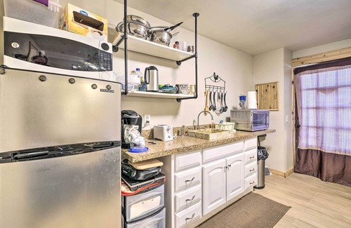 Tower Heights Apartment | Farmhouse Apt on Route 66 - 12 Miles to Downtown