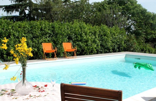 Pieve di Chio Villa | Farmhouse divided into two independent apartments, with private pool and Wi-Fi access. Panoramic and