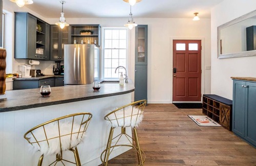New Paltz Other | Farmhouse Escape with Stunning View 90 min from NYC